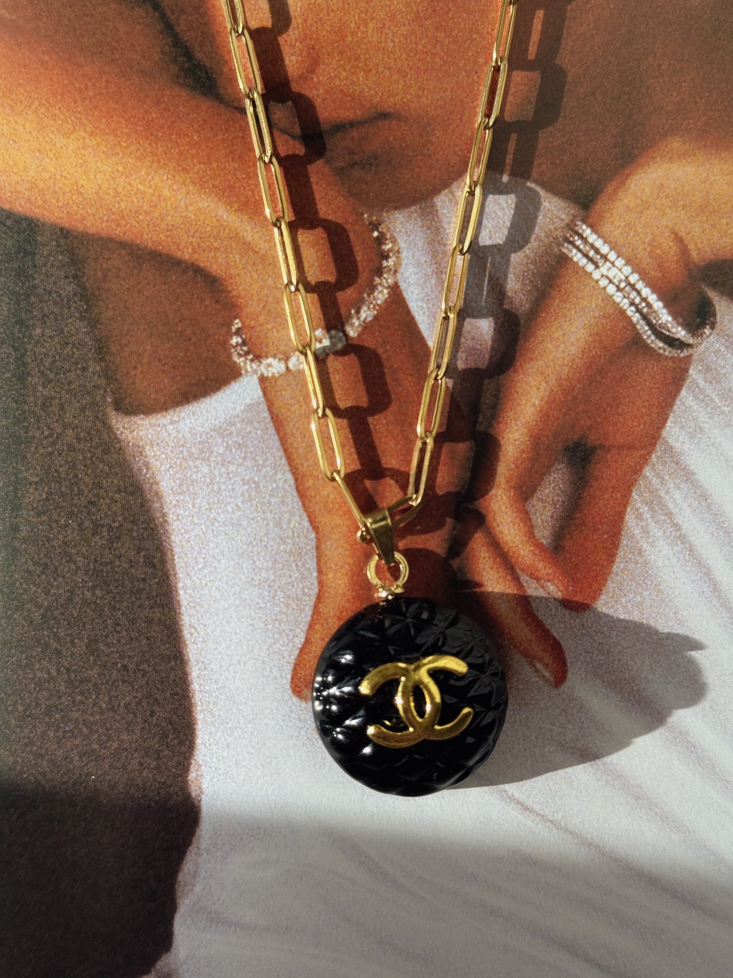 Jezabel Pendant