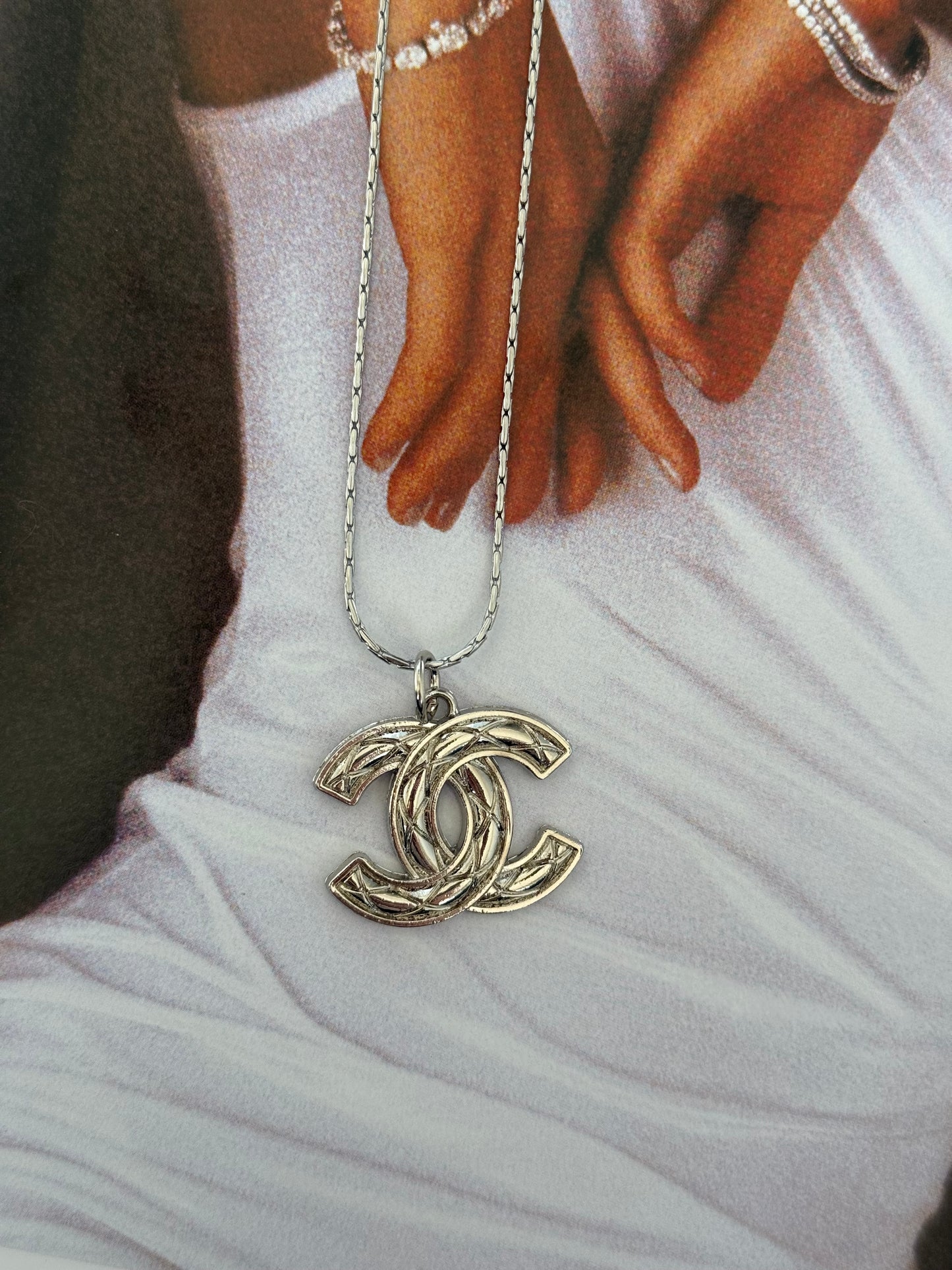 Silver Queenie Pendant