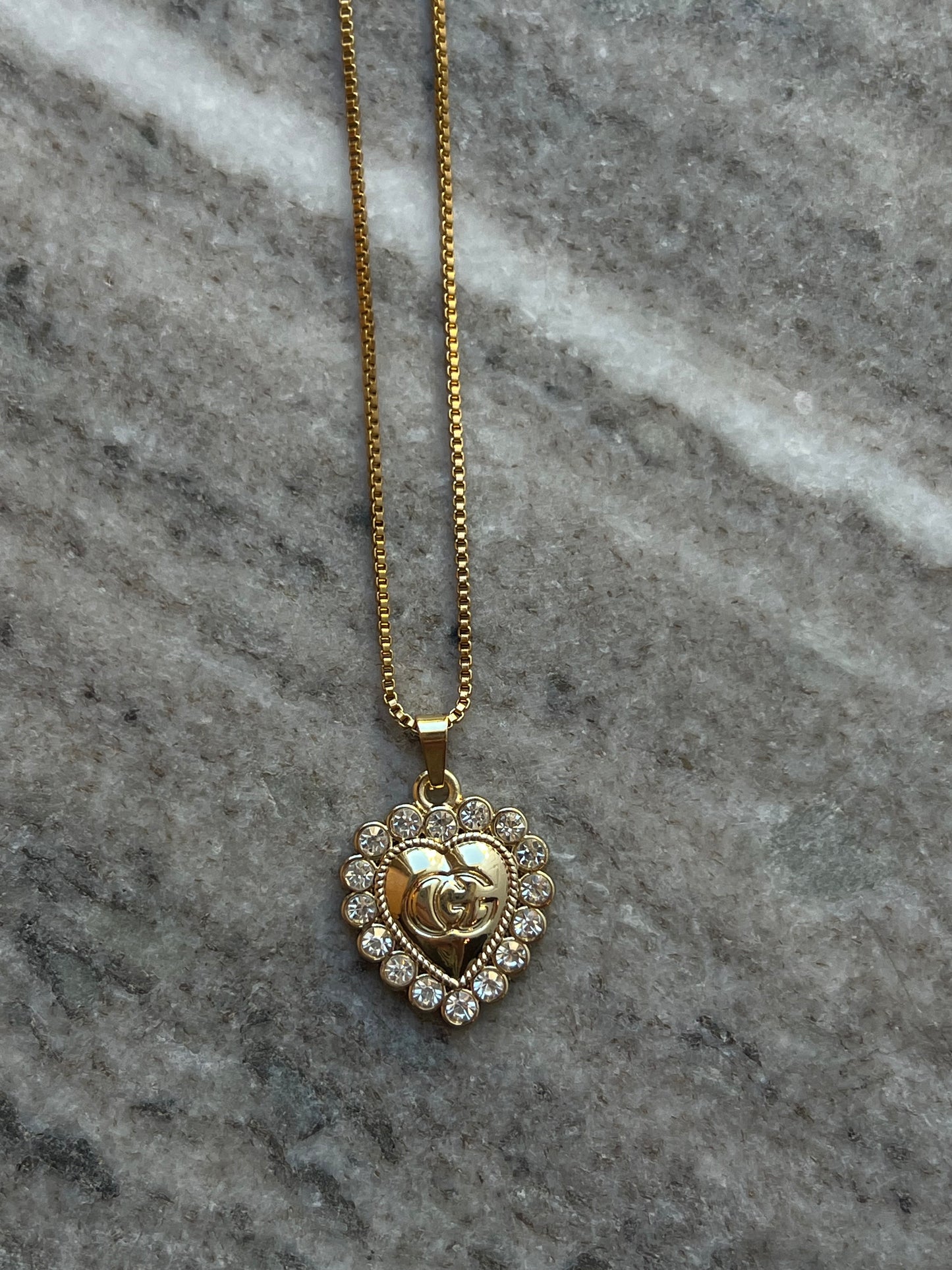 Raya Pendant