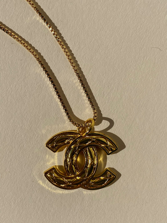 Queenie Pendant