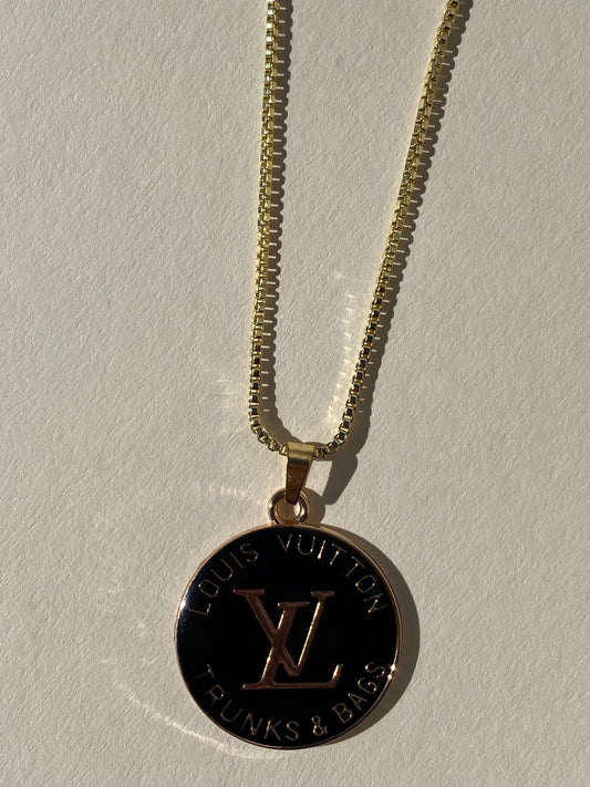 Black Trunk Pendant